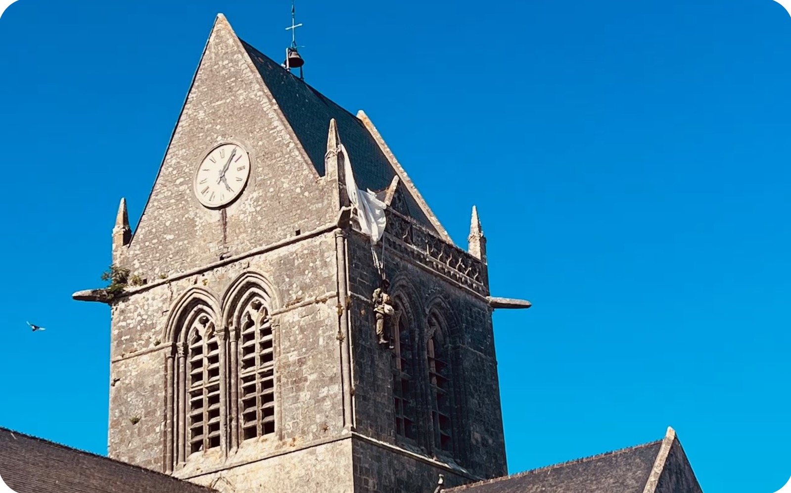 L'église de Sainte-Mère-Église et son parachutiste